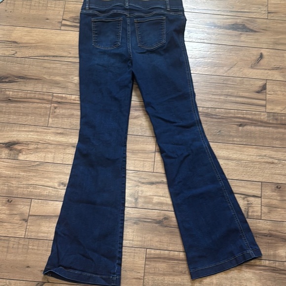 Dark Blue Women's SPANX pull on flare Jeans - Picture 4 of 6
